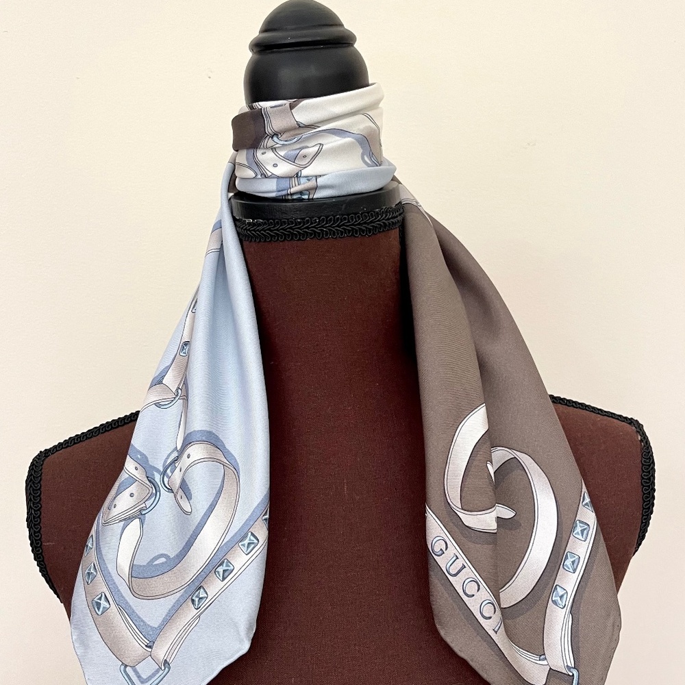 New Gucci Logo Chains Color-Block Brown Blue GG Silk Scarf with Gucci Gift B… - Picture 13 of 13